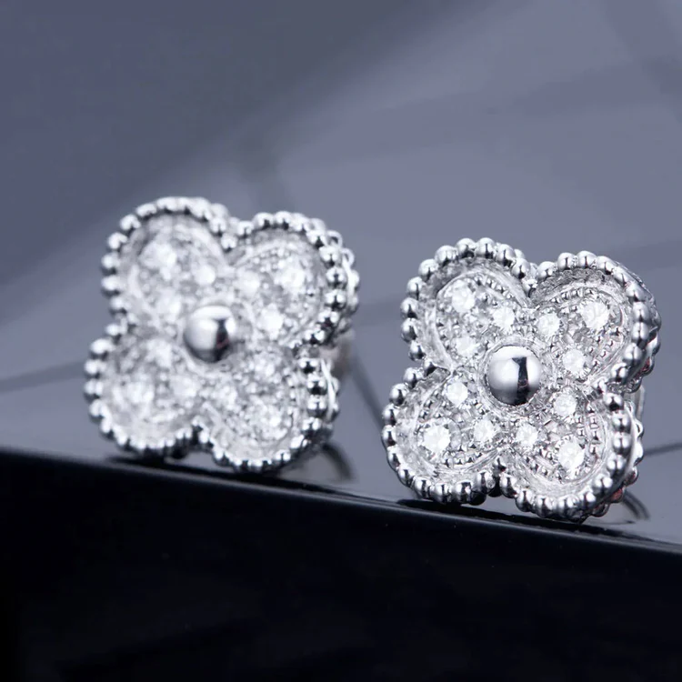 CLOVER DIAMOND STUD EARRINGS